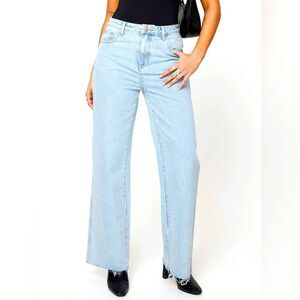 Princess Polly NWT Arlington Straight Leg Denim Women’s Jeans Light Wash Size 8